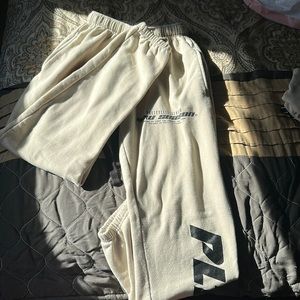 Pretty Little Thing sweatpants